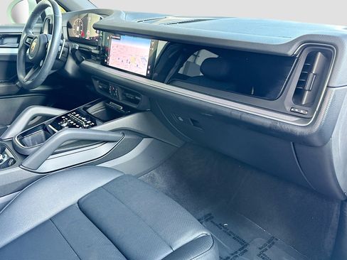 Used 2024 Porsche Cayenne Base w/ Premium Package Plus (PFM) image 31