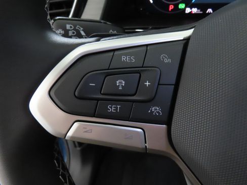 New 2026 Volkswagen Atlas Cross Sport SE FWD image 14