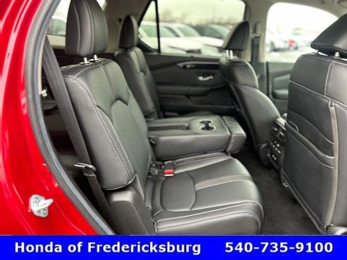 Certified 2025 Honda Pilot Touring image 31