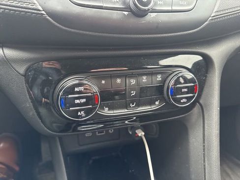 Used 2021 Buick Encore GX Select FWD image 27