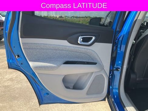 Used 2022 Jeep Compass Latitude image 18