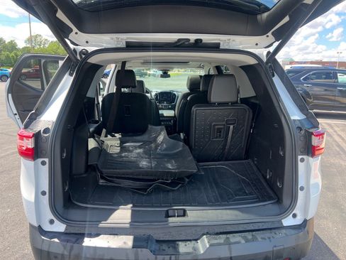 Used 2020 Chevrolet Traverse LT w/ LT Premium Package FWD image 10