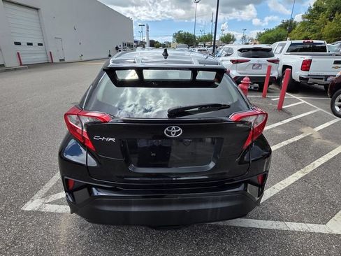Used 2019 Toyota C-HR LE FWD image 3
