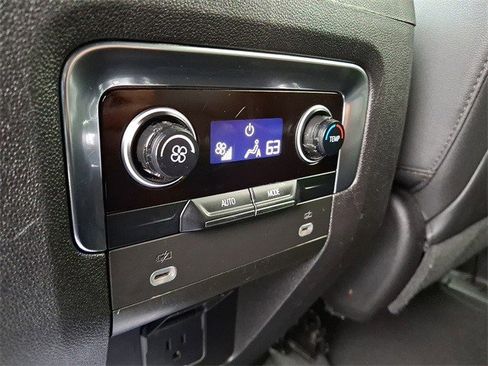 Certified 2023 Chevrolet Suburban LT image 12