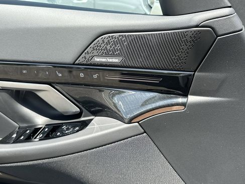 New 2026 BMW 530i xDrive AWD/4WD image 34