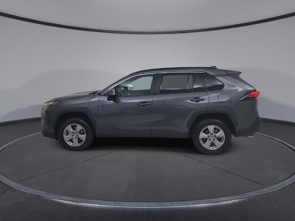 Used 2025 Toyota RAV4 XLE FWD image 11