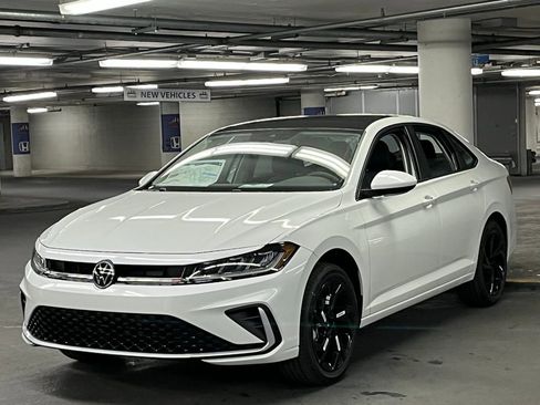 New 2026 Volkswagen Jetta SE image 3
