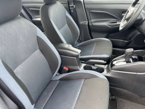 Used 2025 Nissan Versa SV FWD image 41