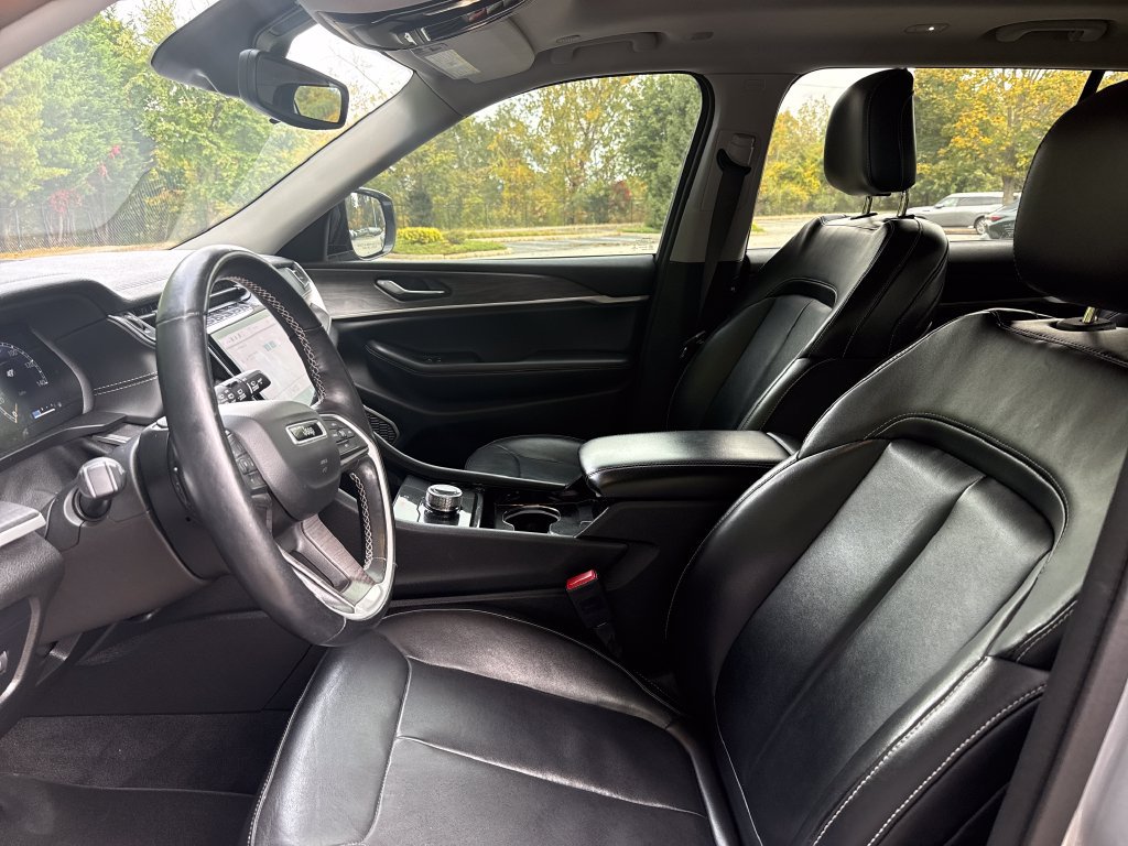 Used 2021 Jeep Grand Cherokee L Limited RWD image 11