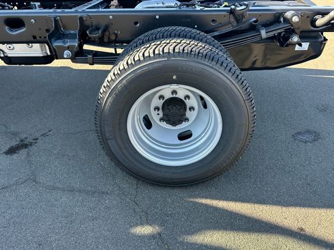 New 2026 Ford F350 XL w/ XL Chrome Package image 16