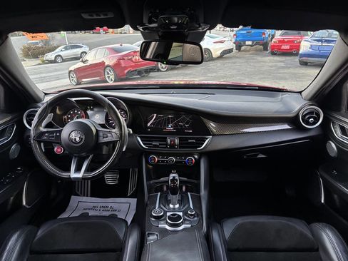 Used 2018 Alfa Romeo Giulia Quadrifoglio w/ Driver Assist Dynamic Package image 9