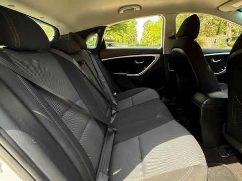 Used 2015 Hyundai Elantra GT FWD image 8