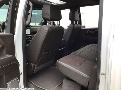 Used 2024 GMC Sierra 2500 Denali w/ Denali Reserve Package image 13
