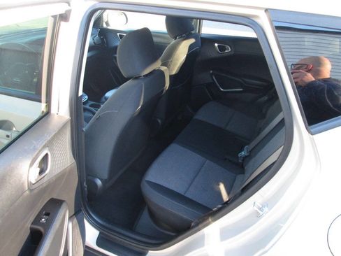 Used 2020 Kia Soul EX image 16