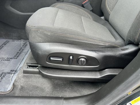 Used 2019 Chevrolet Traverse LT AWD/4WD image 18