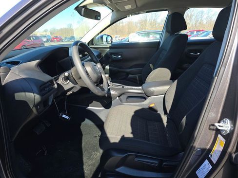 Used 2025 Honda HR-V LX image 9