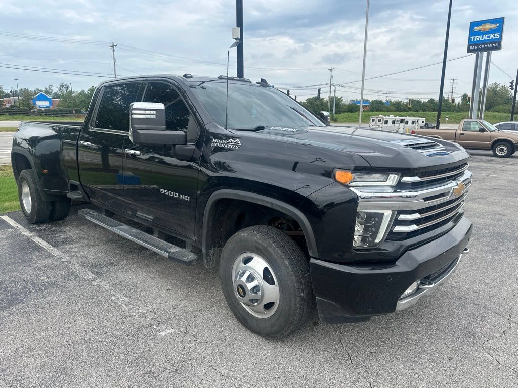 Used 2022 Chevrolet Silverado 3500 High Country w/ LPO, Hitch Package AWD/4WD image 2
