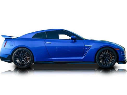 Used 2024 Nissan GT-R AWD/4WD image 2