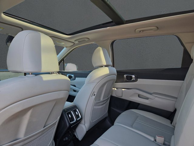 Used 2025 Kia Sorento S w/ Panoramic Sunroof Package FWD image 30