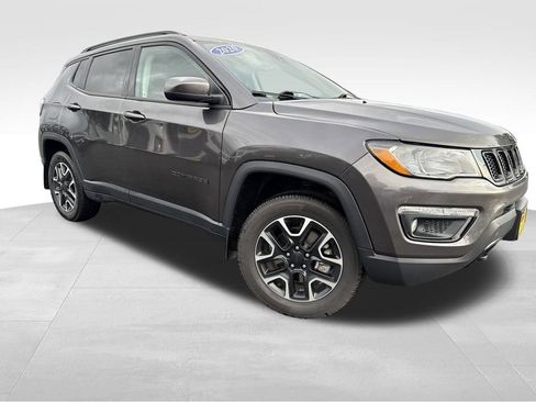 Used 2020 Jeep Compass Sport image 1