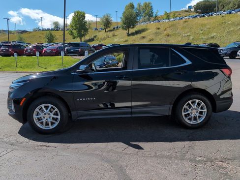 Used 2023 Chevrolet Equinox LT w/ Driver Convenience Package image 4