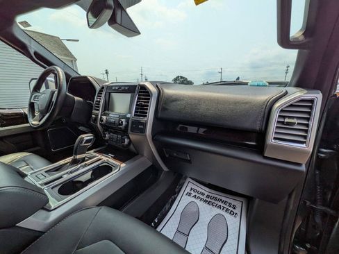 Used 2015 Ford F150 Platinum w/ Equipment Group 701A Luxury AWD/4WD image 23