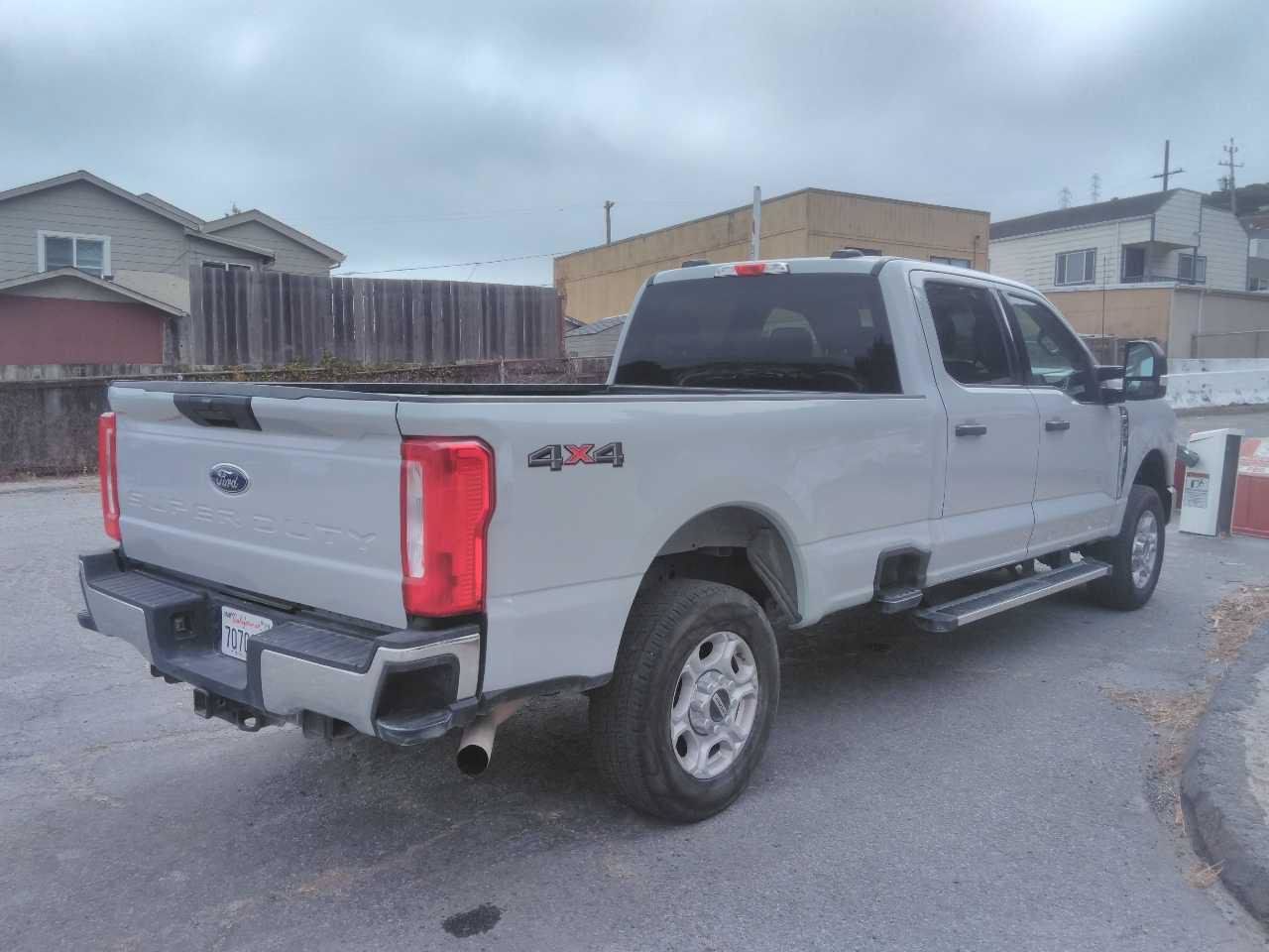 Used 2025 Ford F250 XLT AWD/4WD image 3