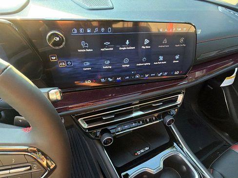 New 2027 Chevrolet Traverse RS w/ LPO, Floor Liner Package FWD image 5
