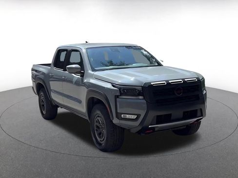 Used 2026 Nissan Frontier PRO-4X AWD/4WD image 3