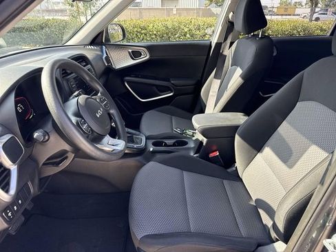 Used 2024 Kia Soul LX w/ Option Group 015 FWD image 16