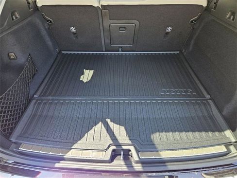 Certified 2025 Volvo XC60 T8 Plus w/ Protection Package Premier image 36