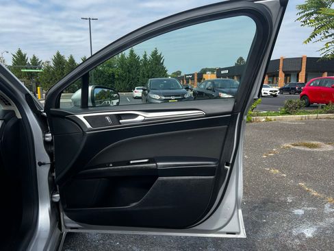 Used 2017 Ford Fusion S w/ Equipment Group 101A image 19