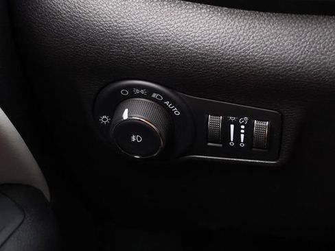 Used 2025 Jeep Compass Limited AWD/4WD image 20