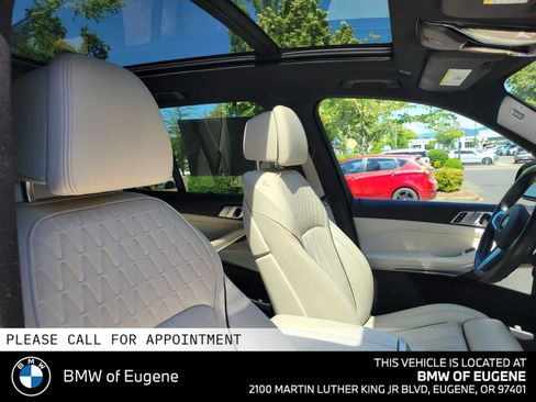 Used 2024 BMW X5 xDrive40i w/ M Sport Package AWD/4WD image 13