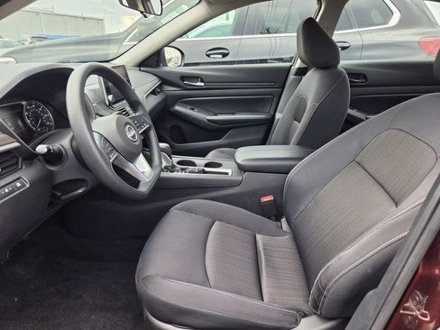 Used 2025 Nissan Altima 2.5 SV FWD image 26