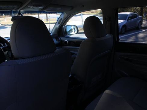 Used 2015 Toyota Tacoma PreRunner w/ SR5 Package image 11