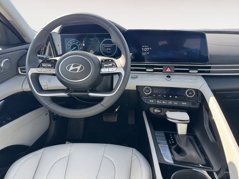 New 2026 Hyundai Elantra Limited FWD image 10