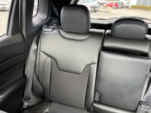 Used 2025 Jeep Compass Trailhawk AWD/4WD image 39