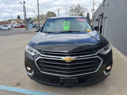 Used 2018 Chevrolet Traverse LT FWD image 3