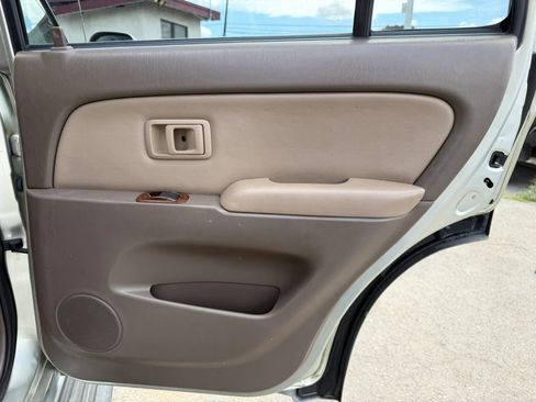 Used 2000 Toyota 4Runner Limited image 15