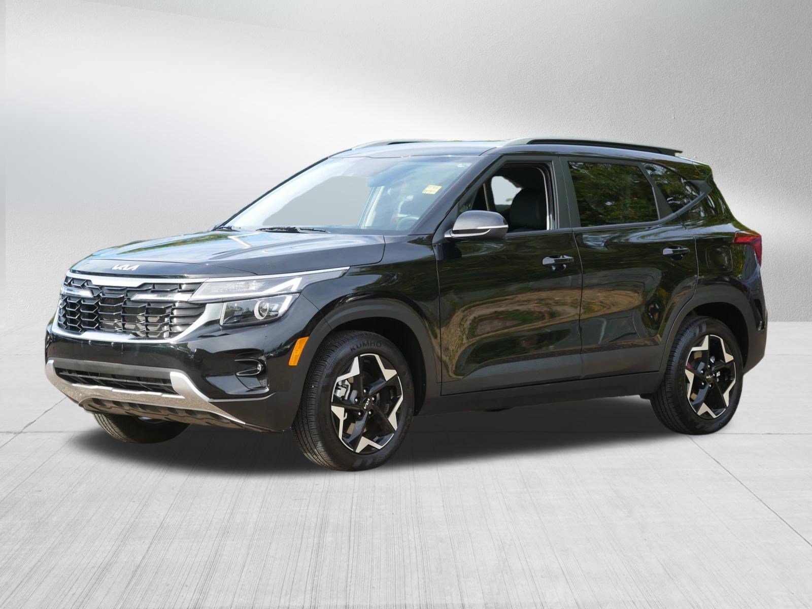 Certified 2026 Kia Seltos S AWD/4WD image 3
