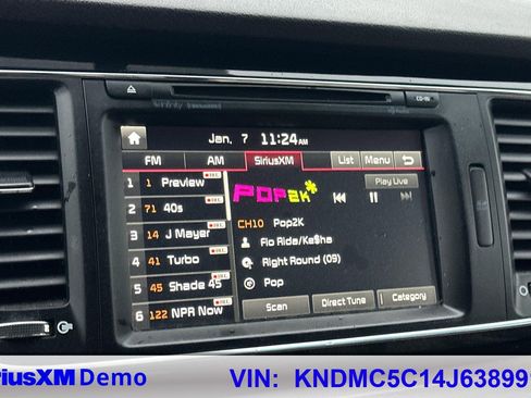 Used 2018 Kia Sedona SX image 27