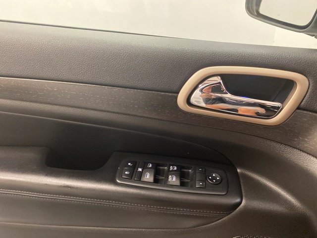 Used 2017 Jeep Grand Cherokee Laredo w/ Quick Order Package 23E AWD/4WD image 17