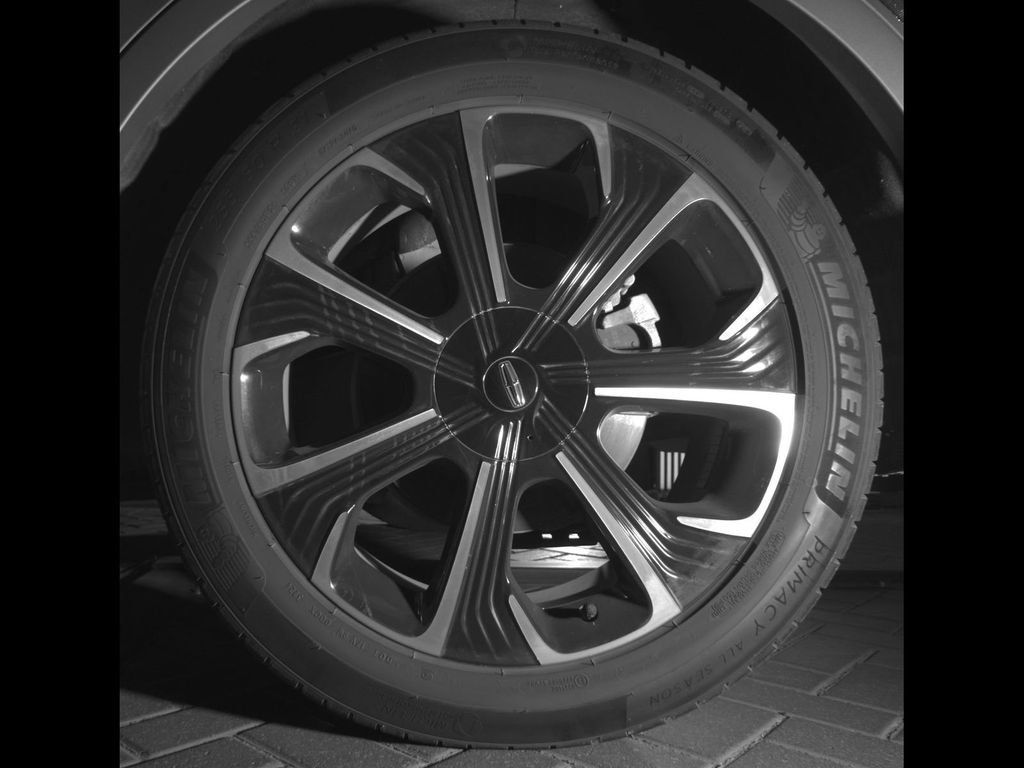 Used 2025 Lincoln Nautilus Reserve AWD/4WD image 12
