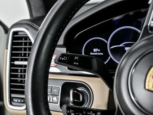 Used 2019 Porsche Cayenne Turbo image 31