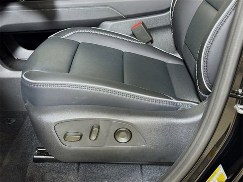 New 2026 GMC Acadia Denali w/ Super Cruise Package image 17