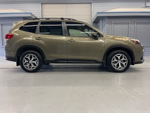 Certified 2022 Subaru Forester Premium image 10