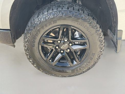 Used 2024 Chevrolet Silverado 1500 LT Trail Boss AWD/4WD image 38