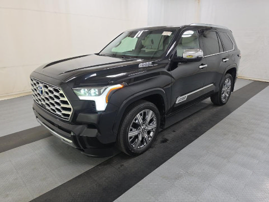 Used 2024 Toyota Sequoia Capstone AWD/4WD image 2