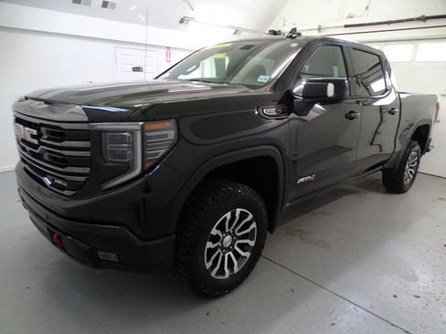 Certified 2023 GMC Sierra 1500 AT4 w/ AT4 Preferred Package AWD/4WD image 18